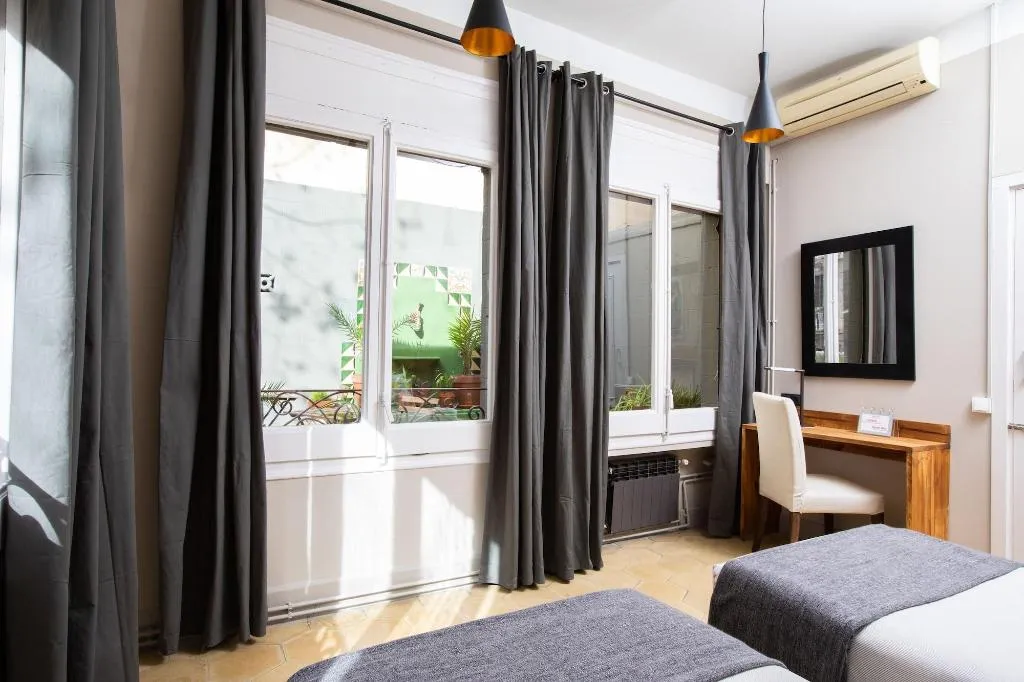 Room, Jardinets Guest House, Barcelona