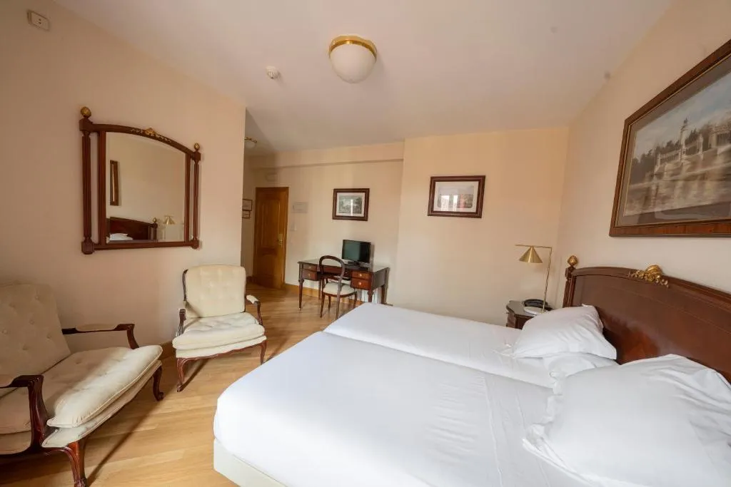 Double or Twin STANDARD Room, Miranda and Suizo, Madrid
