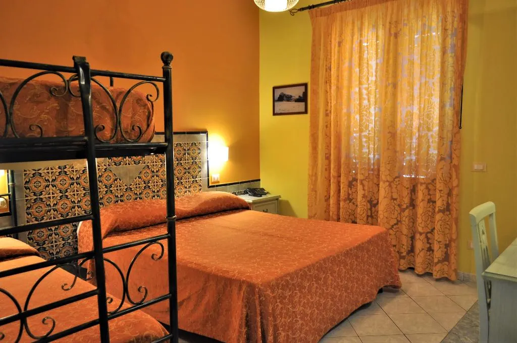 QUADRUPLE STANDARD Room, Al-Taïr, Palermo