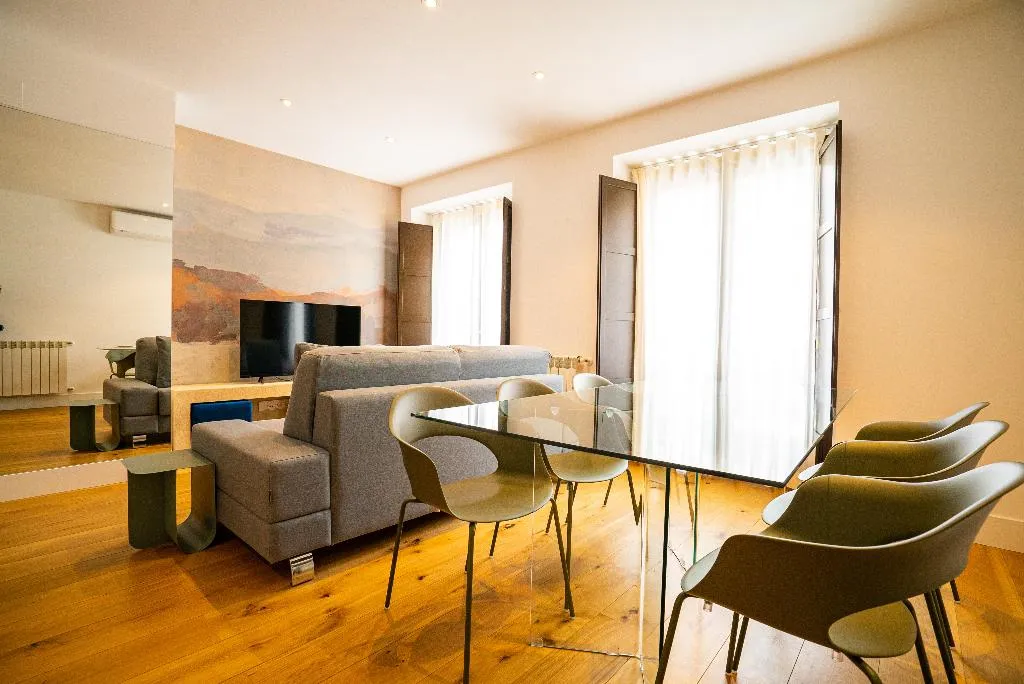 APARTMENT CAPACITY 4 TWO BEDROOMS Room, Smartr Madrid Gran Vía Apartments, Madrid