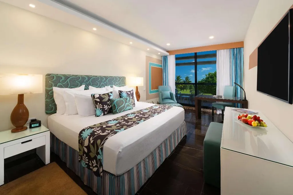 SINGLE STANDARD Room, The Pyramid Cancun by Oasis, Cancun Area