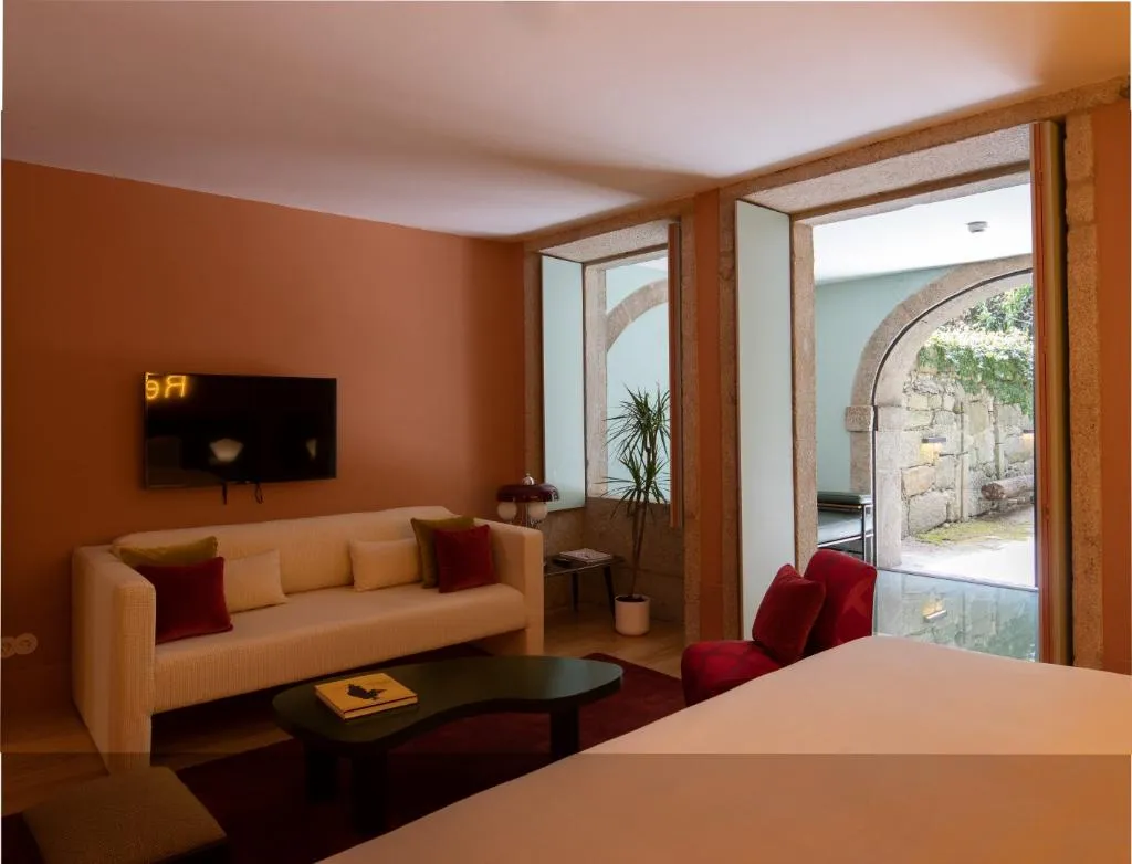 SUITE SUPERIOR WITH BALCONY Room, Almadina Smart Luxury, Porto