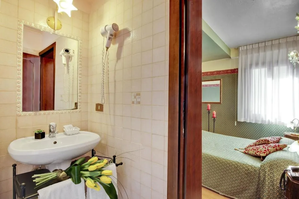 Room, Locanda Antico Fiore, Venice