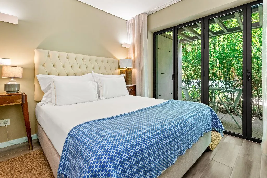 Double or Twin CAPACITY 2 ONE BEDROOM Room, Jardim Da Batalha By Shiadu, Porto