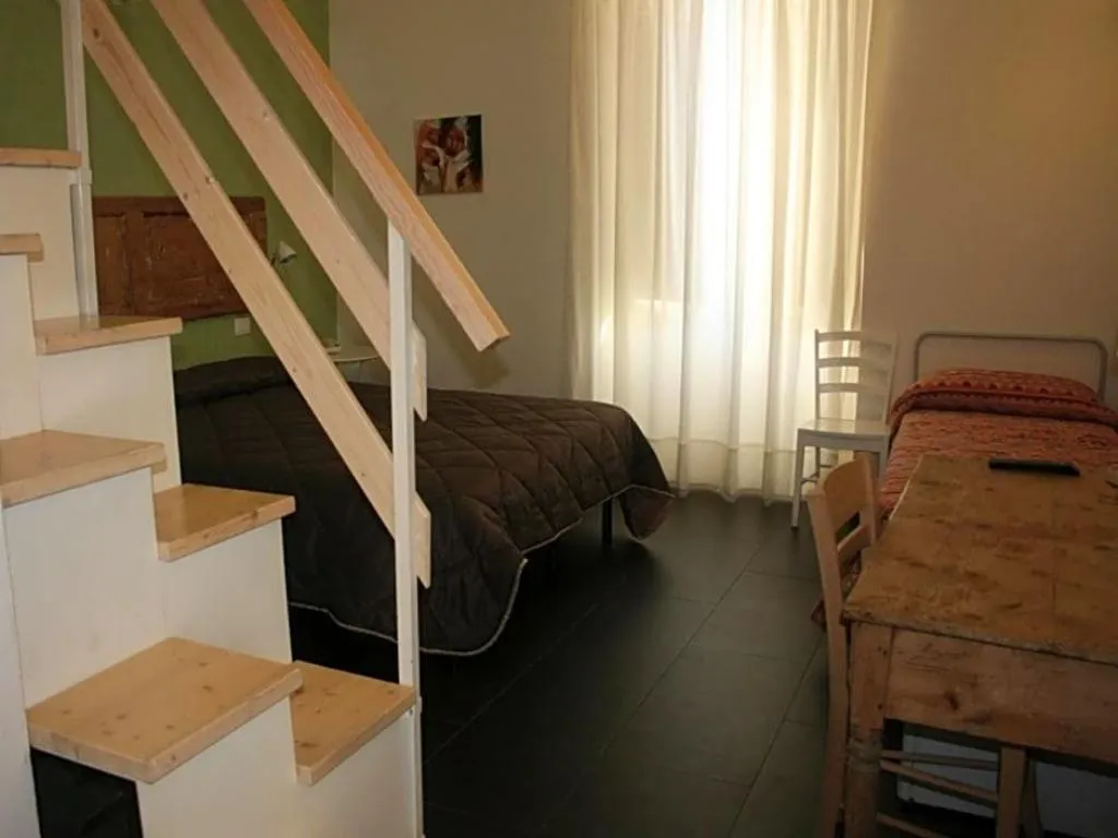 Room, Sbarcadero, Catania