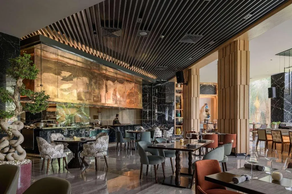 Restaurant, Dusit Thani LakeView Cairo, Cairo