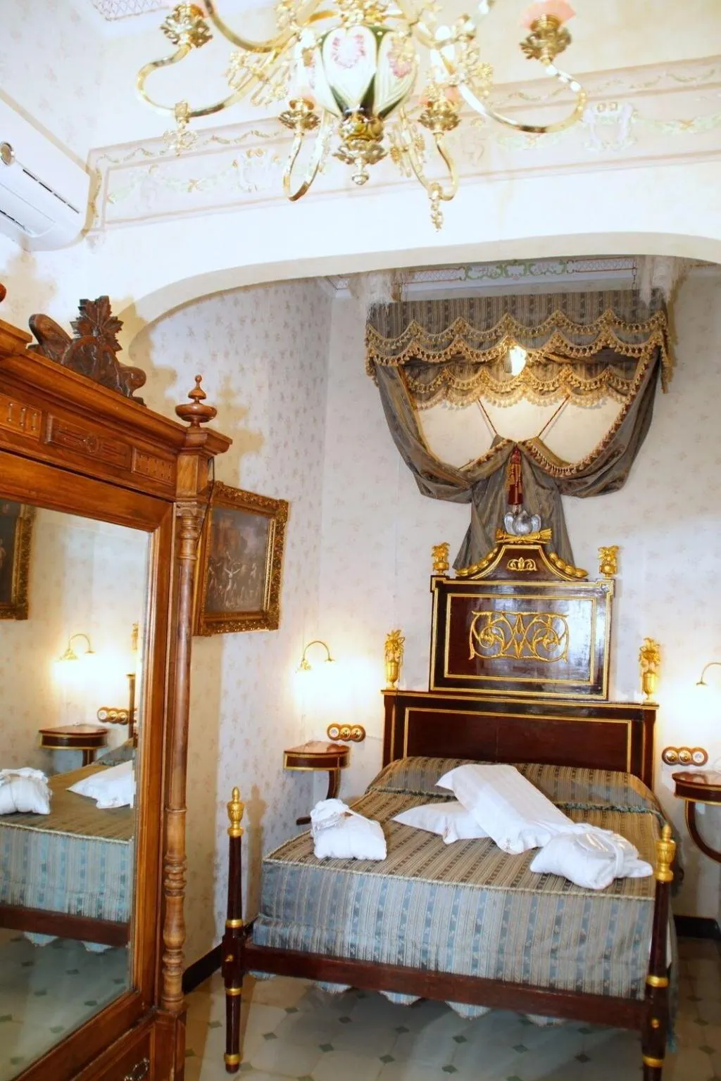Room, Sitges Royal Rooms, Costa Brava