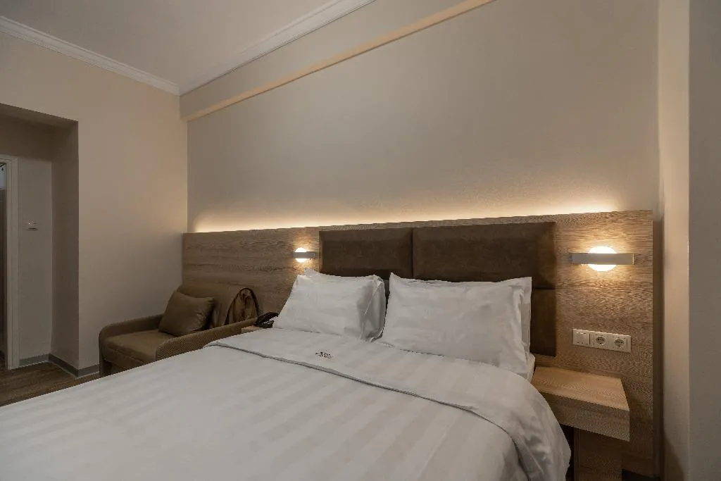 Double or Twin WITH BALCONY Room, Attalos Hotel, Athens