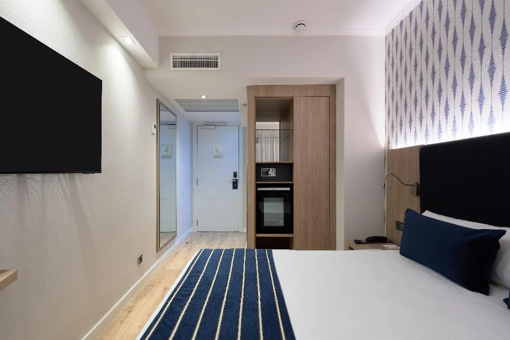 SINGLE STANDARD Room, Catalonia Roma, Barcelona