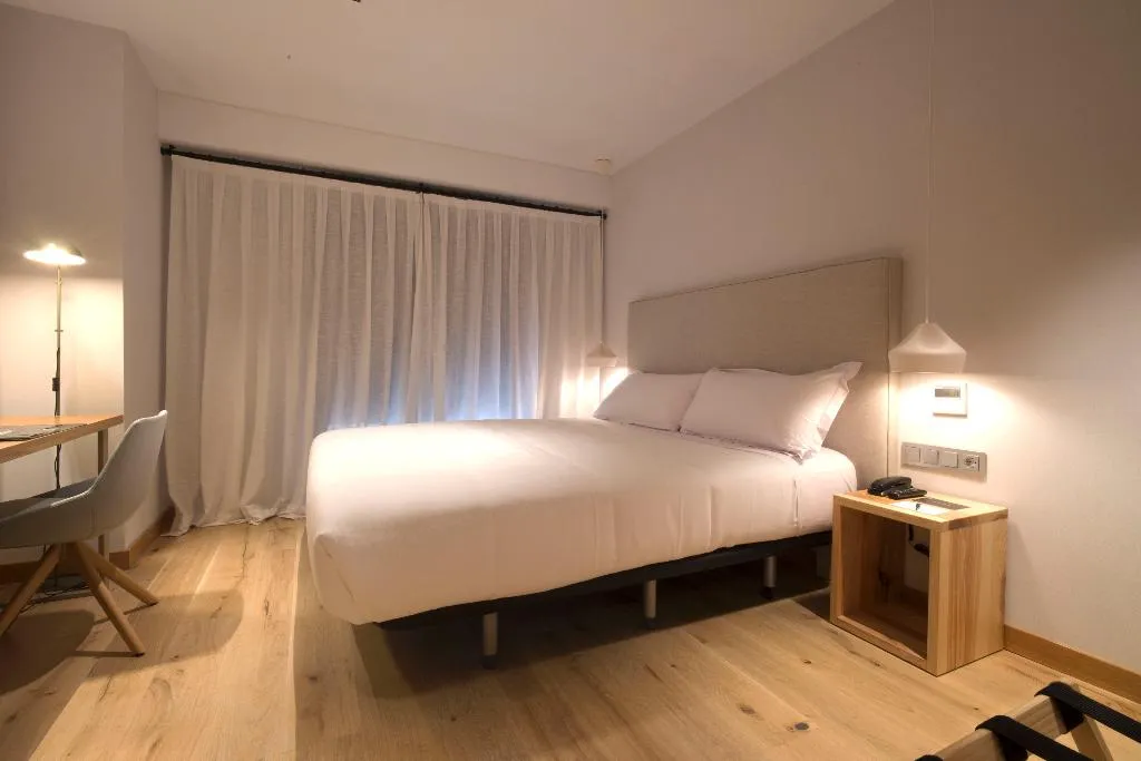 DOUBLE SINGLE USE STANDARD Room, Zenit Sevilla, Seville