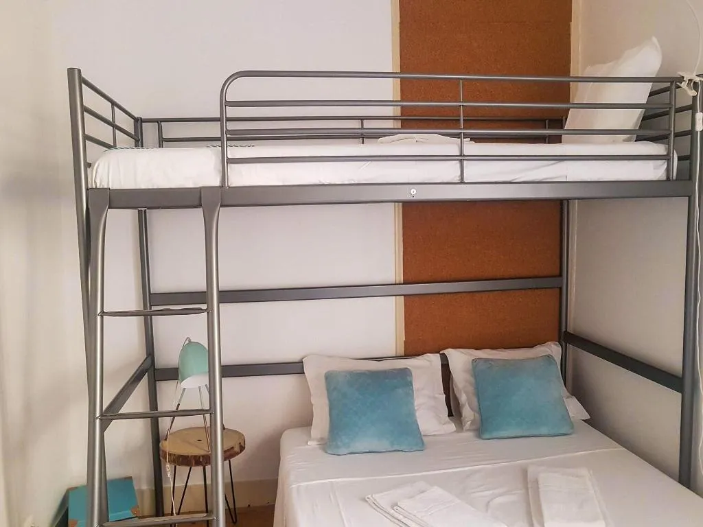 Room, Dukostel, Lisbon
