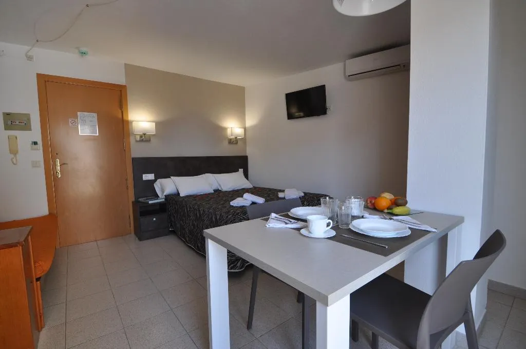 STUDIO CAPACITY 2 Room, Safari, Costa Brava