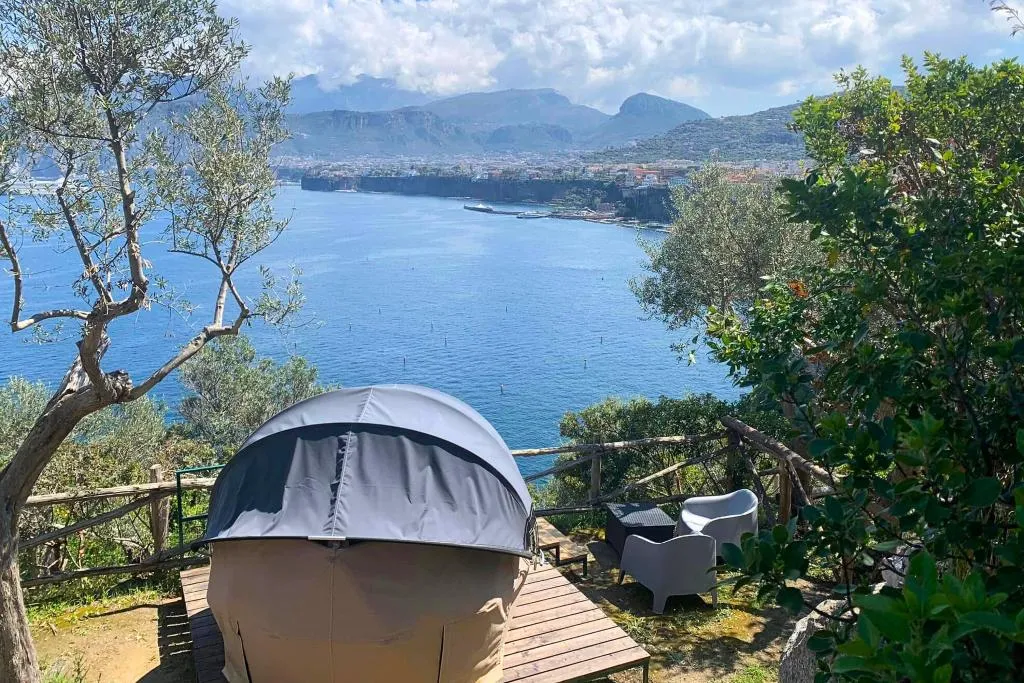 Tent ONE BED Room, Hostel & Glamping Santa Fortunata, Naples