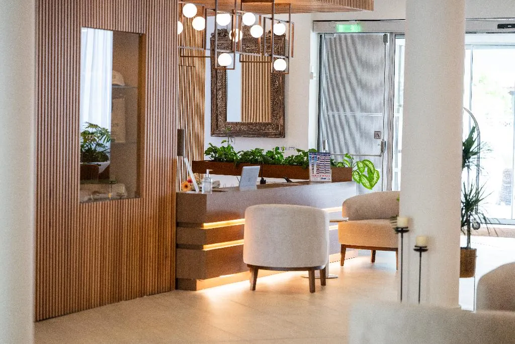 Lobby, King Jason, Cyprus