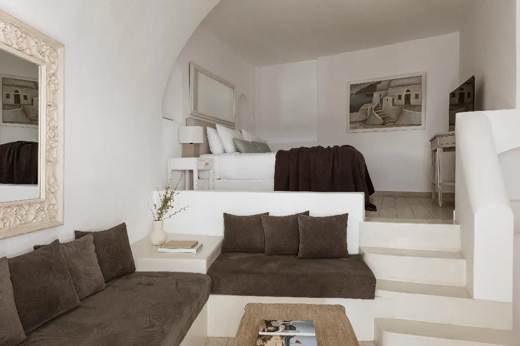 JUNIOR SUITE STANDARD Room, Aqua Luxury Suites, Santorini