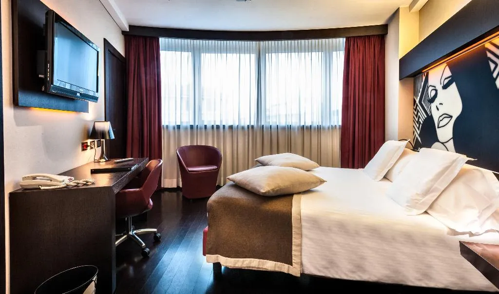 DOUBLE SUPERIOR KING BED Room, Crowne Plaza Milan City, Milan