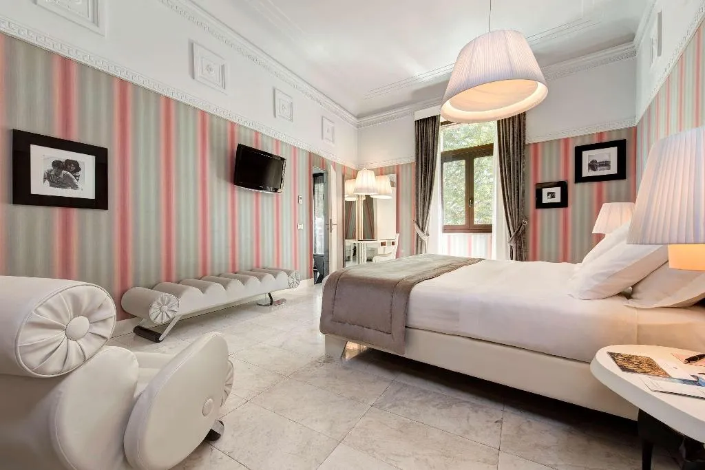 Room, Grand Hotel Palace Rome, Rome