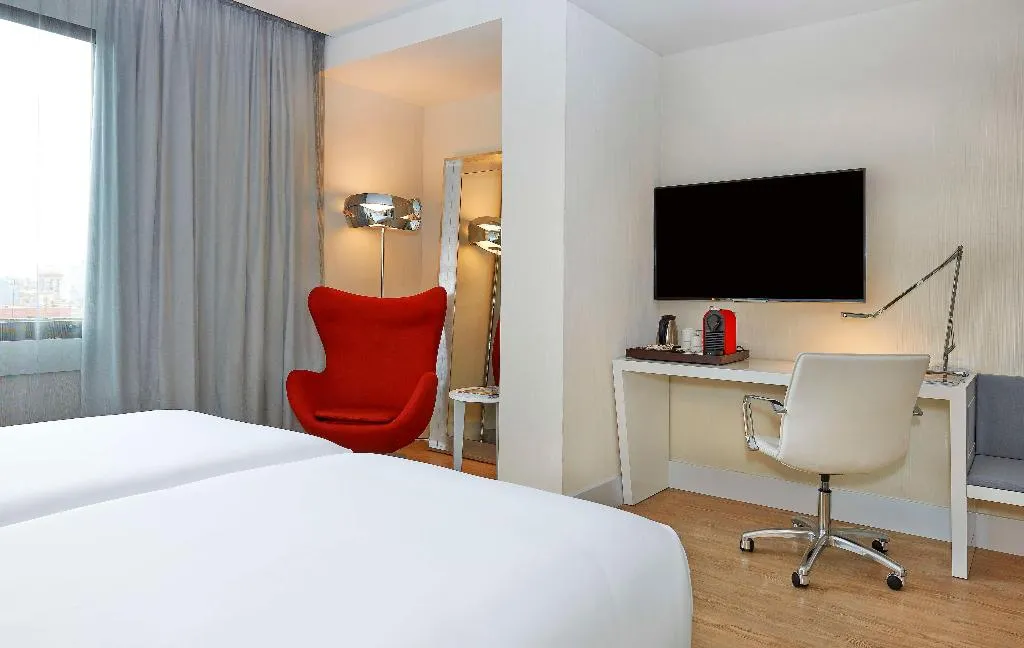 Room, NH Collection Barcelona Gran Hotel Calderón, Barcelona