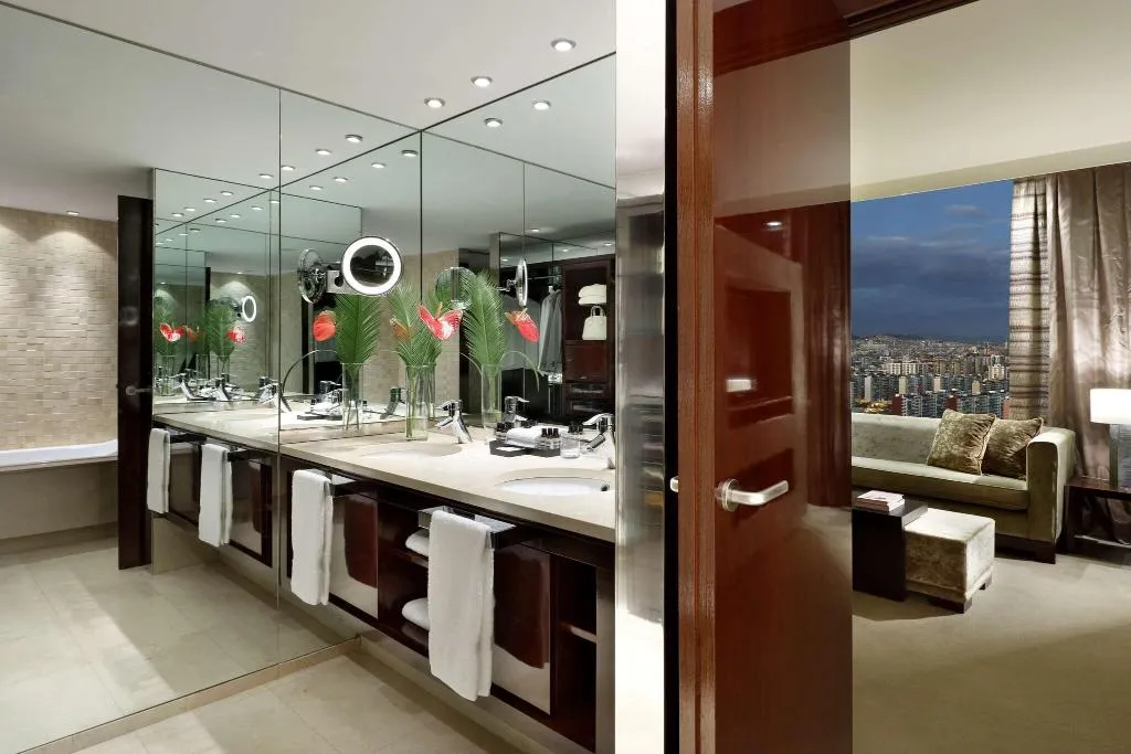 Room, Hyatt Regency Barcelona Tower, Barcelona