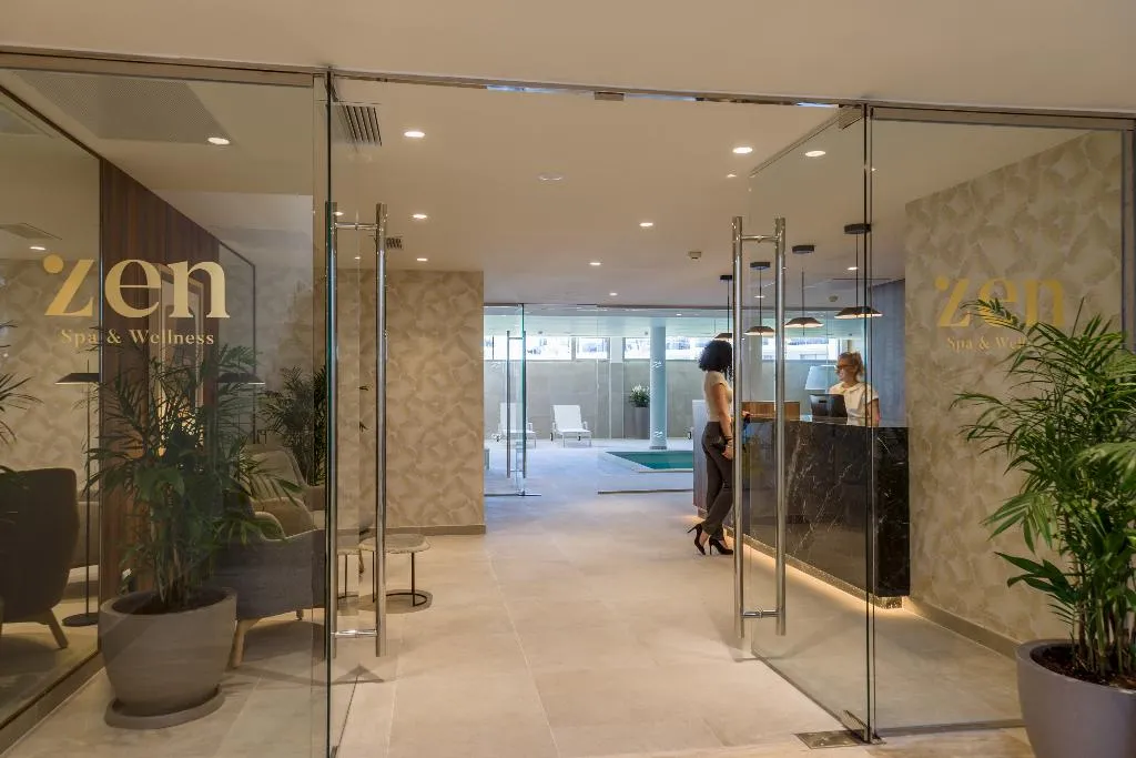 Sports and Entertainment, Zafiro Palace Palmanova, Majorca