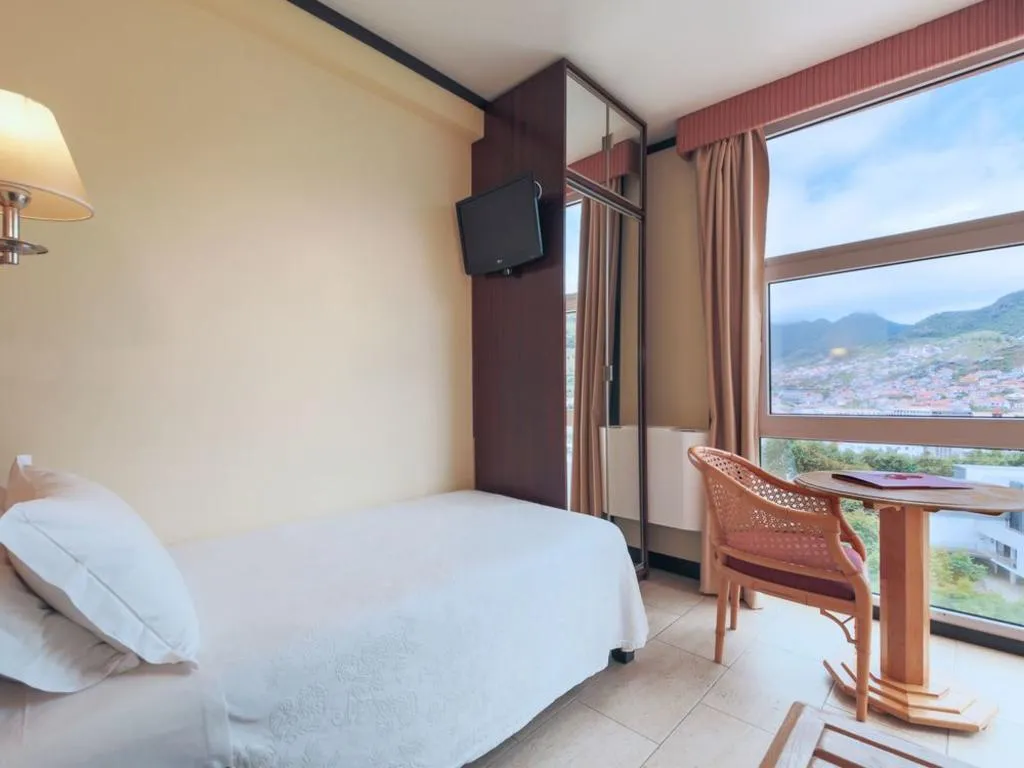 SINGLE CLUB Room, Baia Madeira Hotel, Madeira