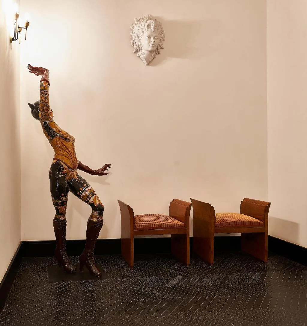 Lobby, Asmundo Di Gisira, Catania