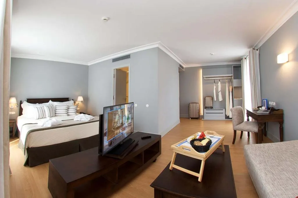 Room, Aenos, Kefallinia