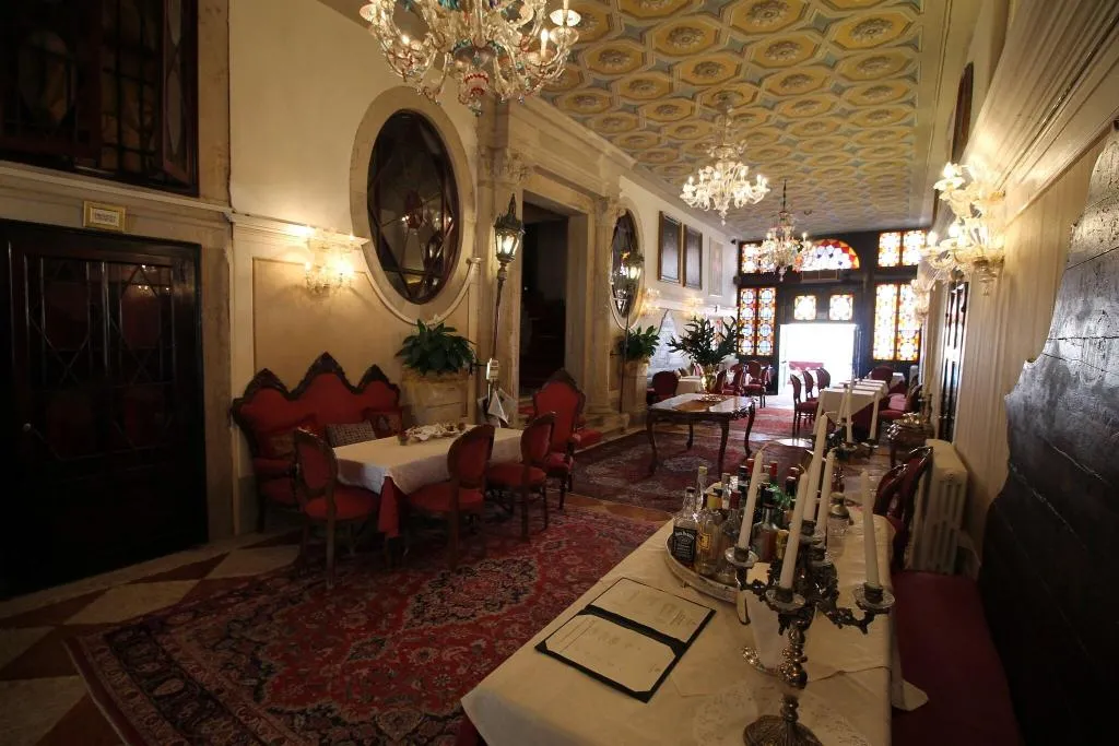Lobby, Palazzo Abadessa, Venice