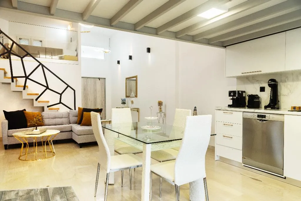 HOME DELUXE SEA VIEW WITH BALCONY Room, Victoria Suites Corfu, Corfu