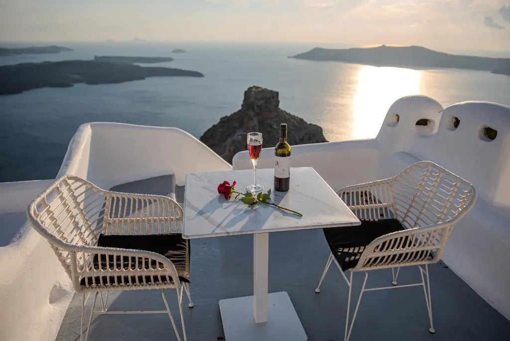 SUITE SUPERIOR Room, Heavens Edge by Mr and Mrs White, Santorini