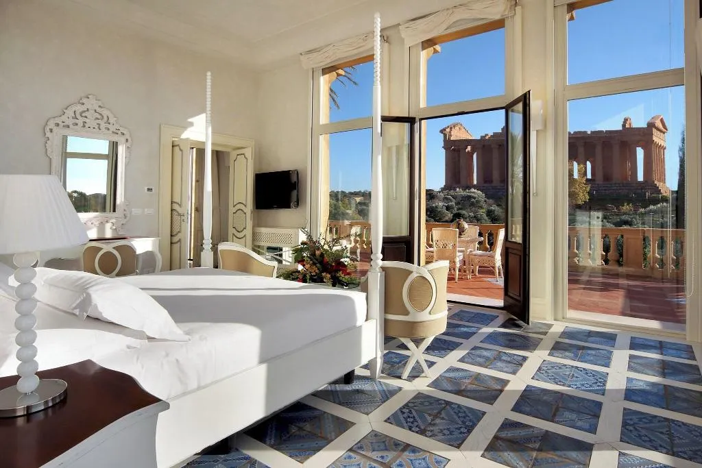VILLA KING SIZE BED Room, Villa Athena, Catania