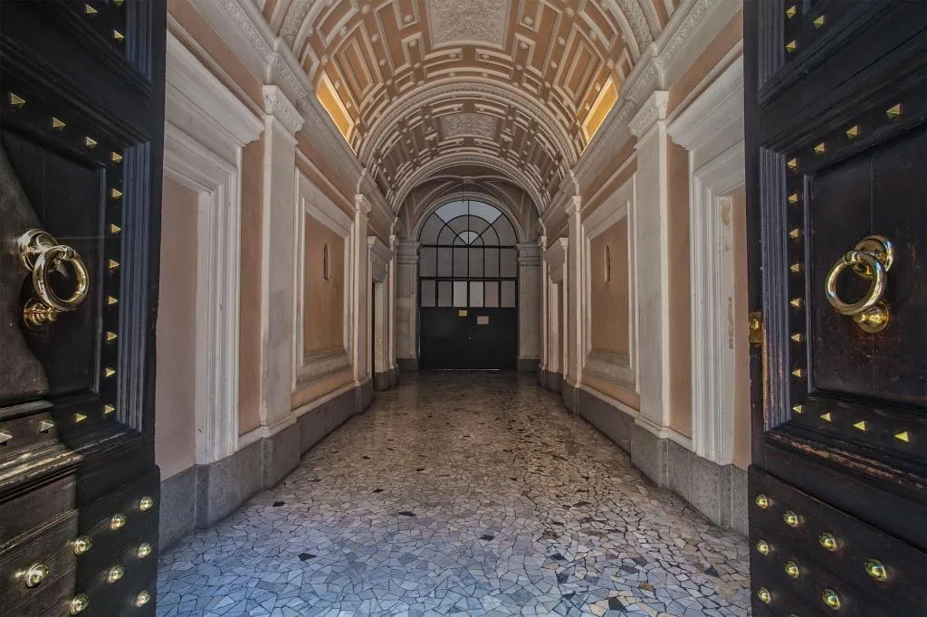 Lobby, Domus Napoleone, Naples