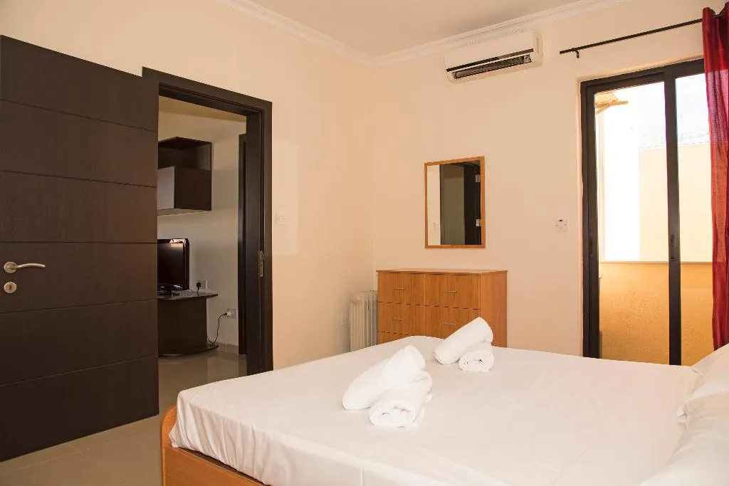 APARTMENT ONE BED Room, Belmont Court Apartments, Malta