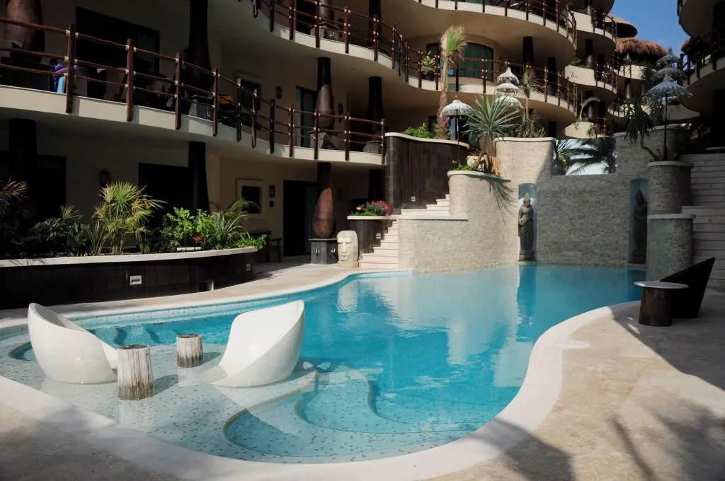 Pool, El Taj Ocean Front and Beachside Condo Hotel, Playa Del Carmen