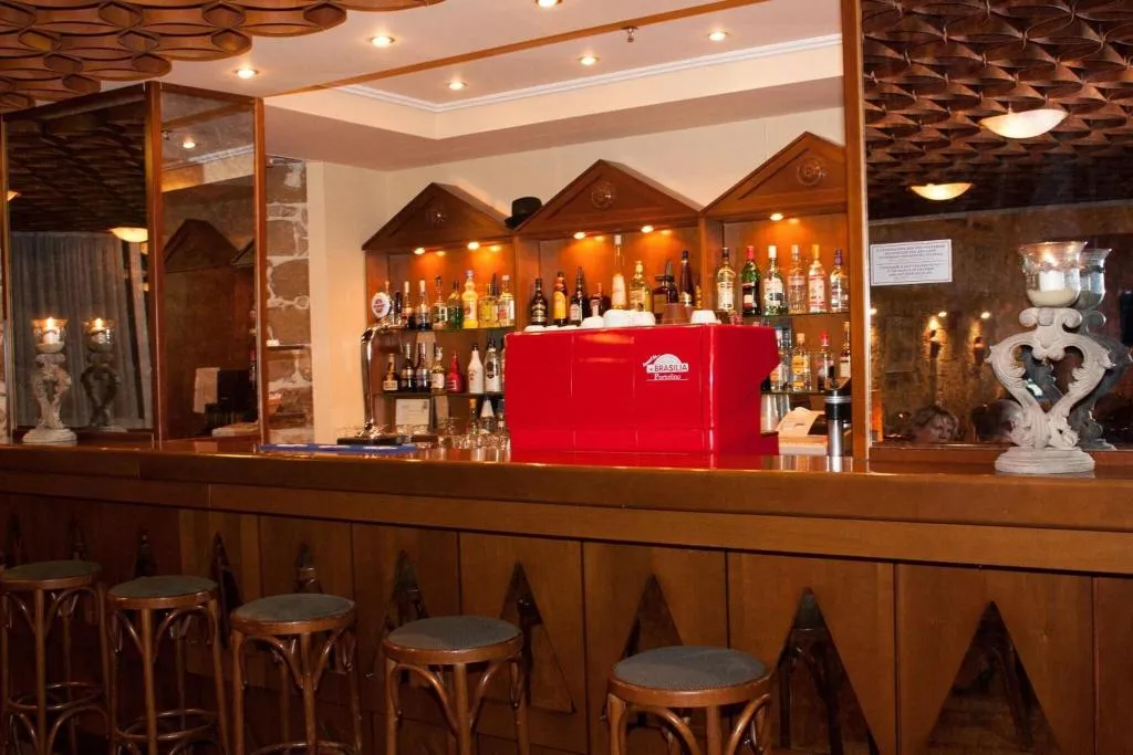 Bar, Pappas, Kalamata