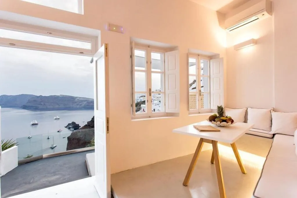 SUITE SUPERIOR WITH DOUBLE BED Room, Oia Vista House, Santorini