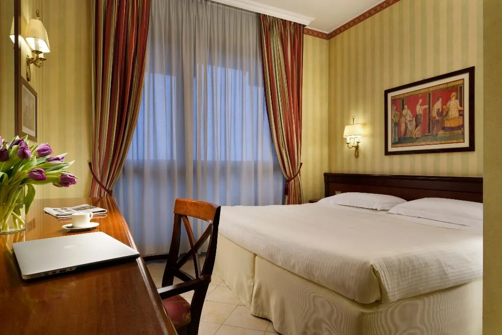 DOUBLE CLASSIC Room, UNA HOTELS Hotel Residence Contessa Jolanda Milano, Milan