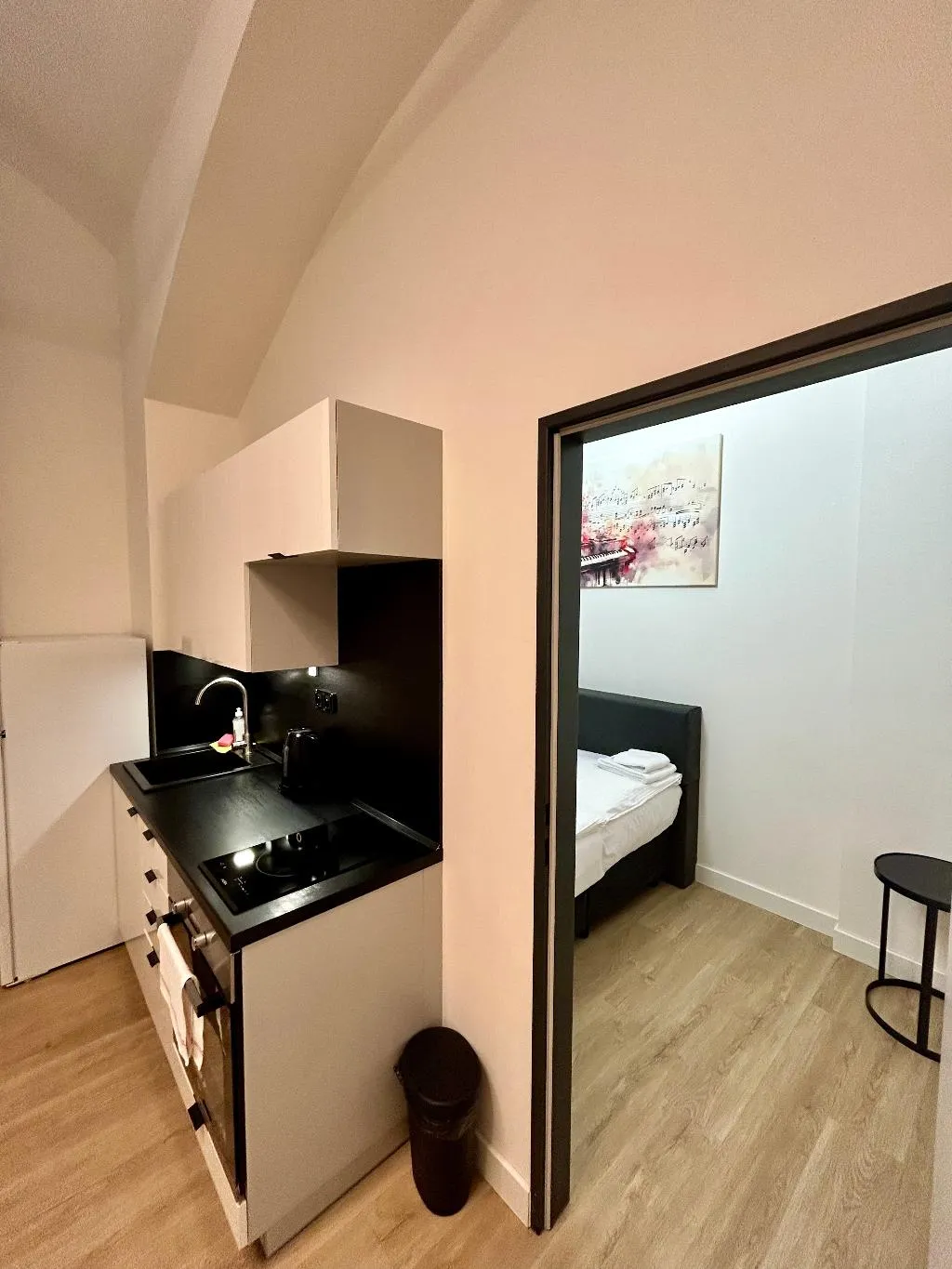 JUNIOR SUITE STANDARD Room, Figaro Suites, Prague