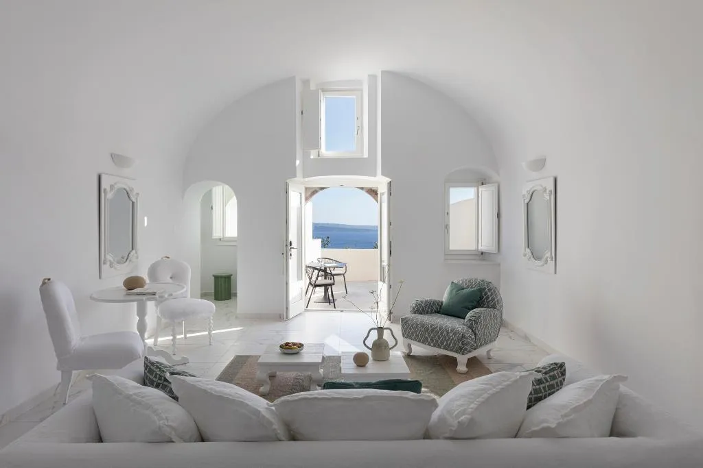 SUITE SUPERIOR CAPACITY 3 Room, Canaves Oia Suites, Santorini