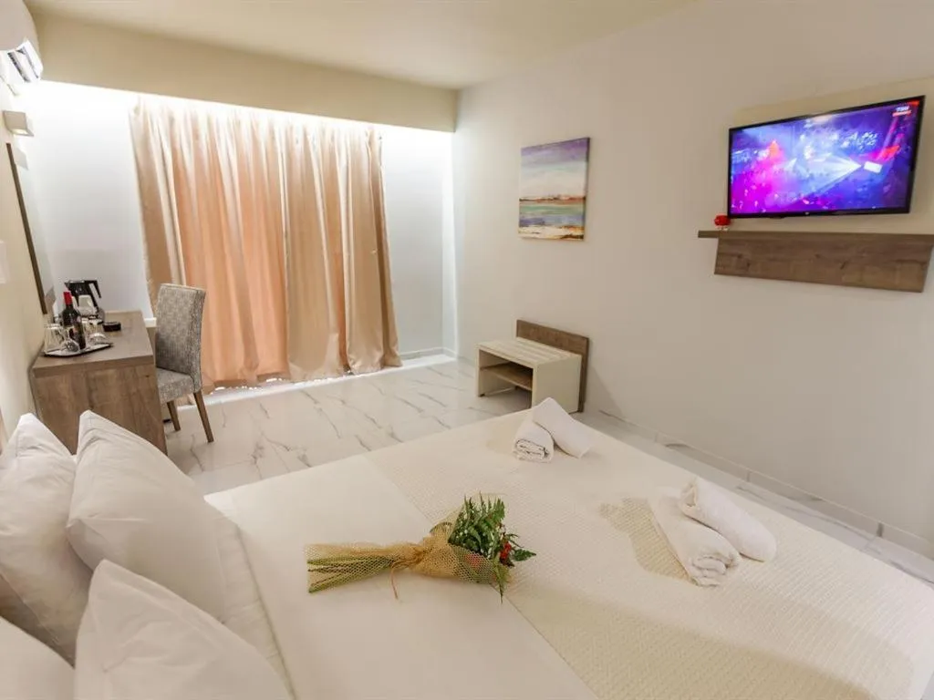 Double or Twin SEA FRONT Room, Harmony Rethymno Beach, Crete