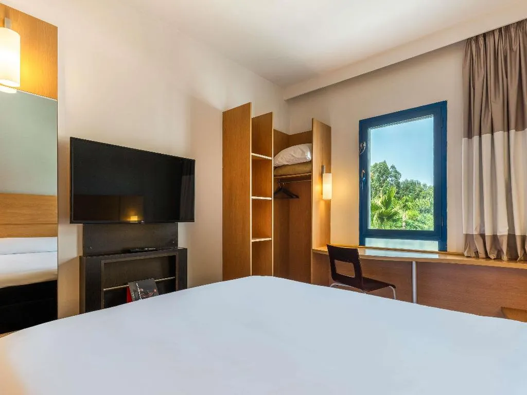 DOUBLE WITH DOUBLE BED Room, Ibis fes, Fez
