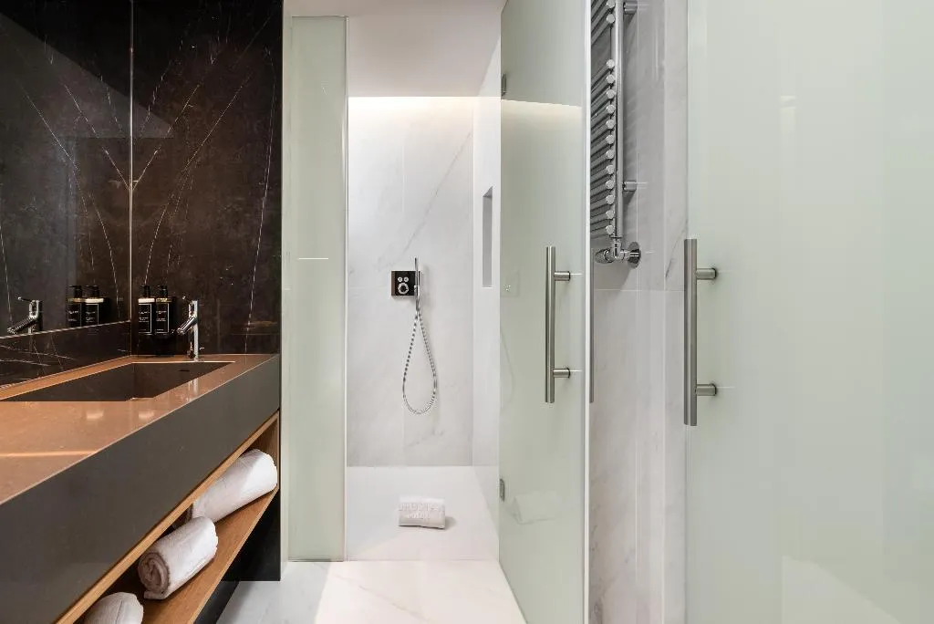 Double or Twin DELUXE Room, Eurostars Aliados, Porto