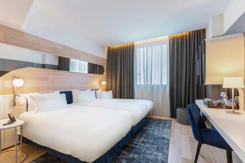 TRIPLE STANDARD Room, Voco Milan Fiere, Milan