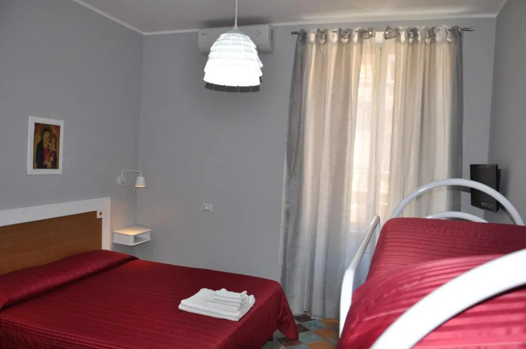 Room, Firenze 32, Naples