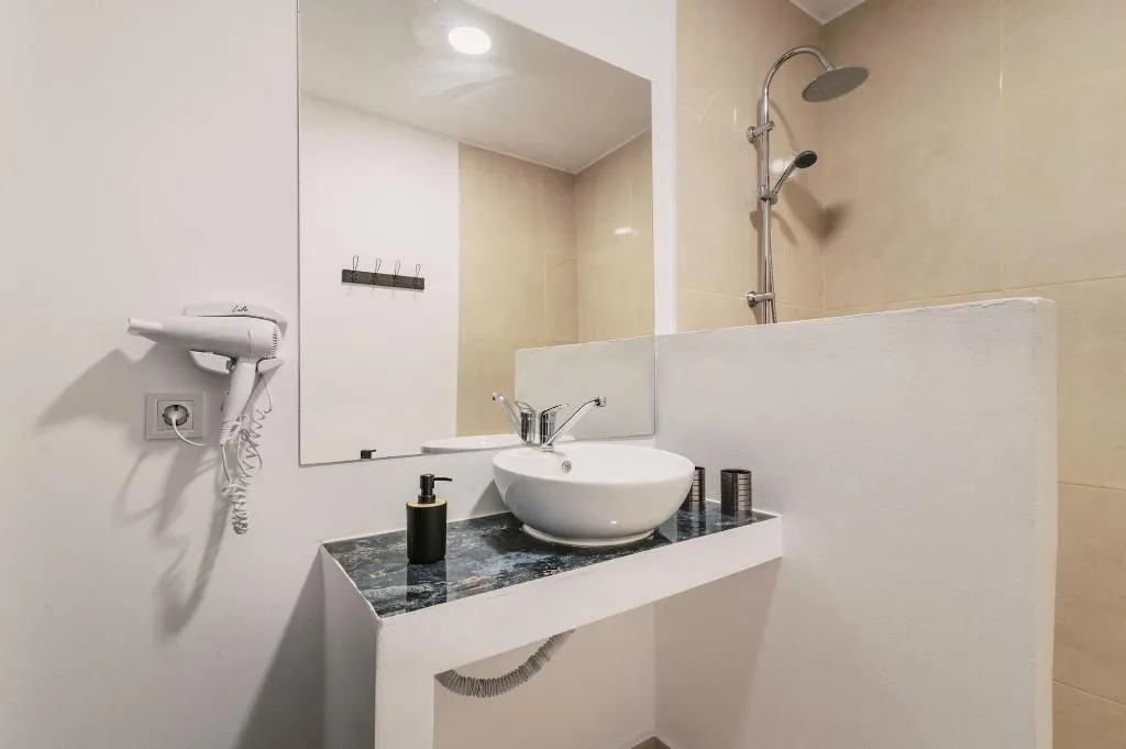 Room, Bamboo Suites, Rhodes