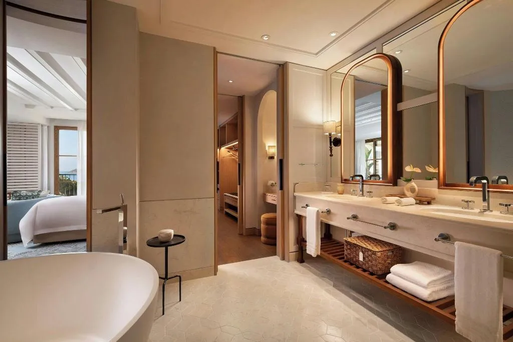 SUITE SEA FRONT Room, The St. Regis Mardavall Resort, Majorca