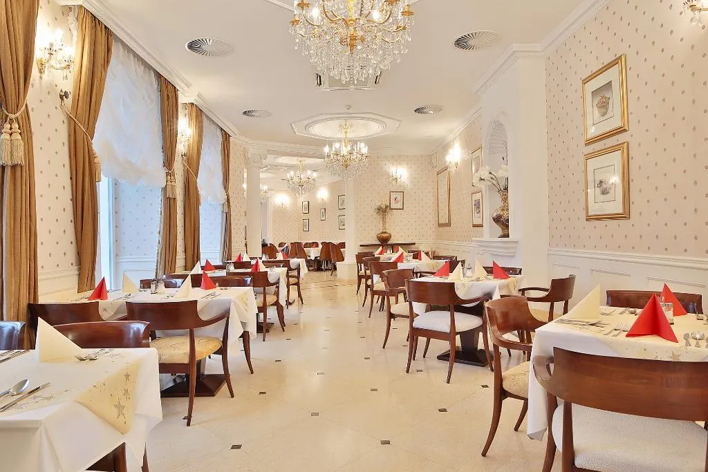 Restaurant, Sun Palace Wellness Hotel Marianske Lazne, Prague