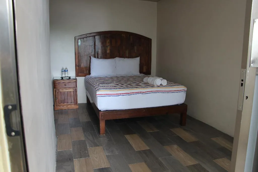 SINGLE STANDARD Room, Plaza del Sol, Playa Del Carmen