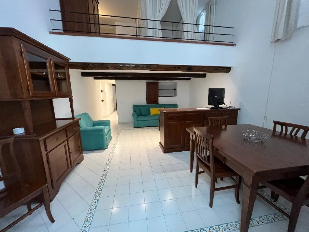APARTMENT CAPACITY 4 Room, Antico Palazzo Scala, Naples