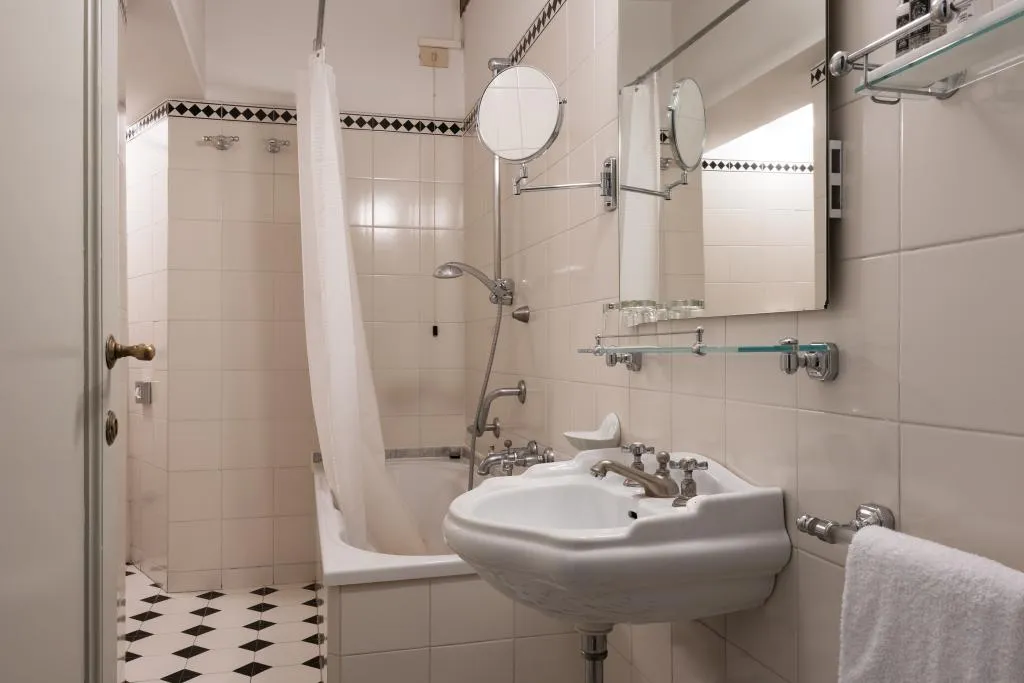 DOUBLE SUPERIOR Room, Loggiato Dei Serviti, Florence